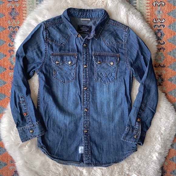 Zara Other - Zara boys denim shirt chambray snap front shirt kids western pockets size 8